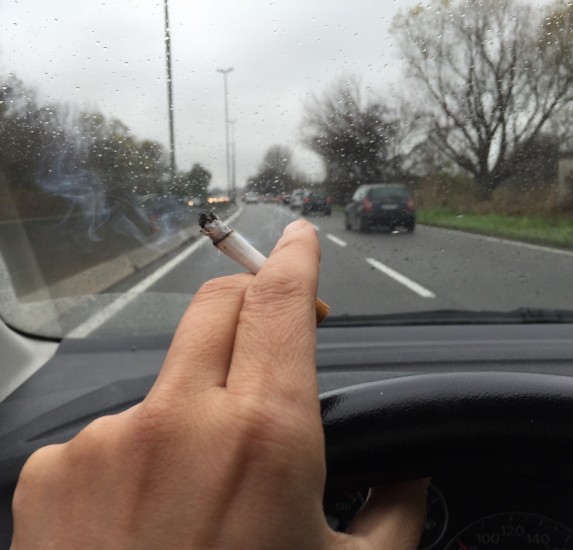 ¿Perjudica el tabaco al conducir?